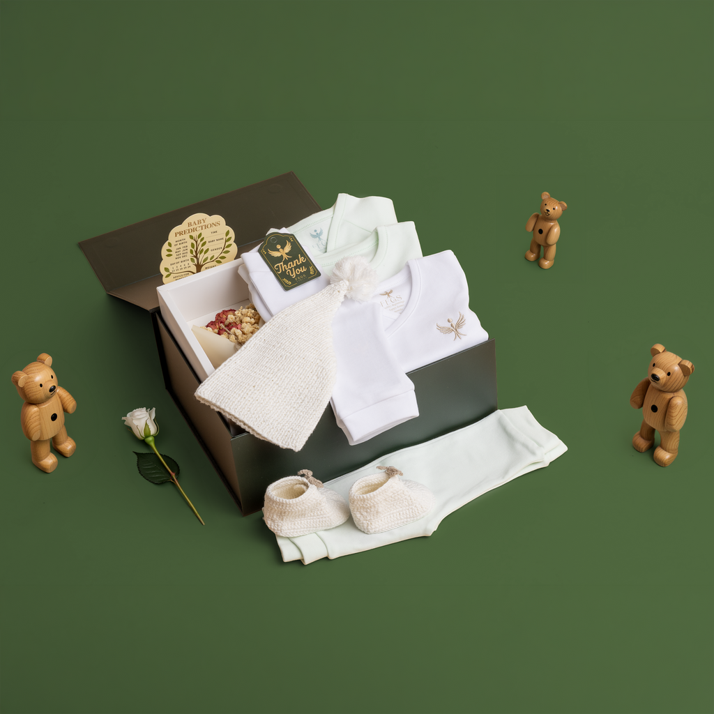Signature Newborn Organic Essentials Gift Box - Unisex 0-3 Months