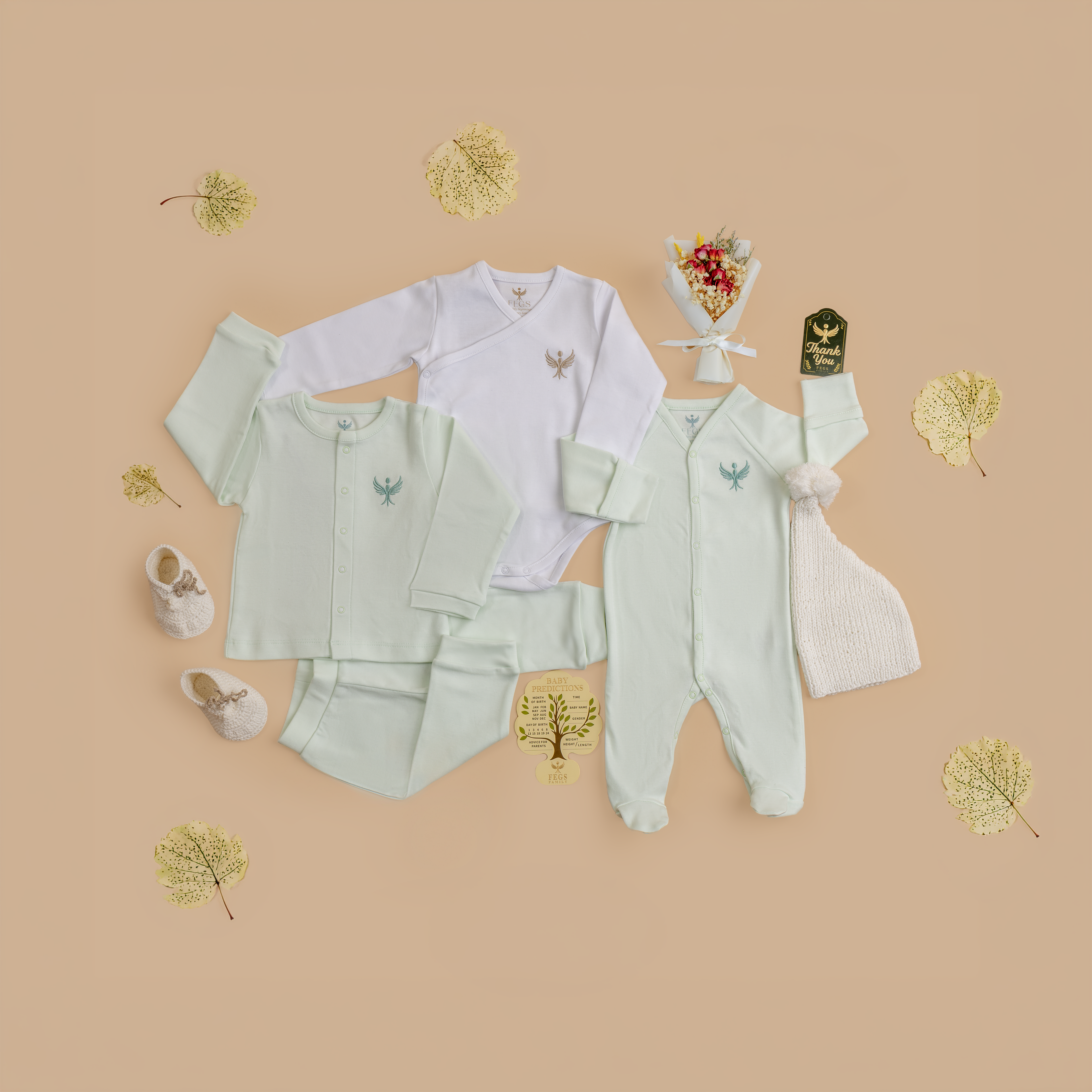 Signature Newborn Organic Essentials Gift Box - Unisex 0-3 Months